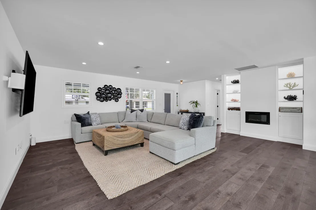Photo of 8 WINDSOR Road W