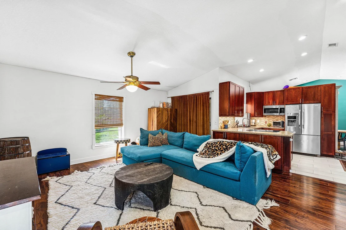 Photo of 838 NW 9th Way