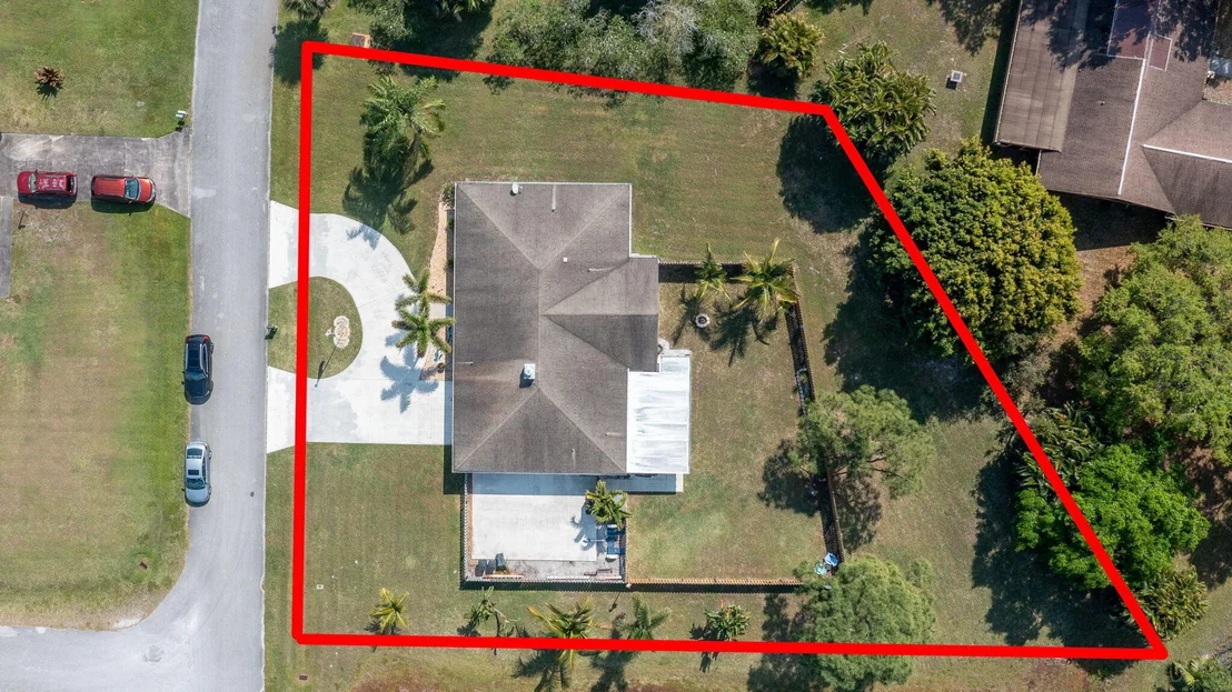 Photo of 5580 SE Paramount Drive