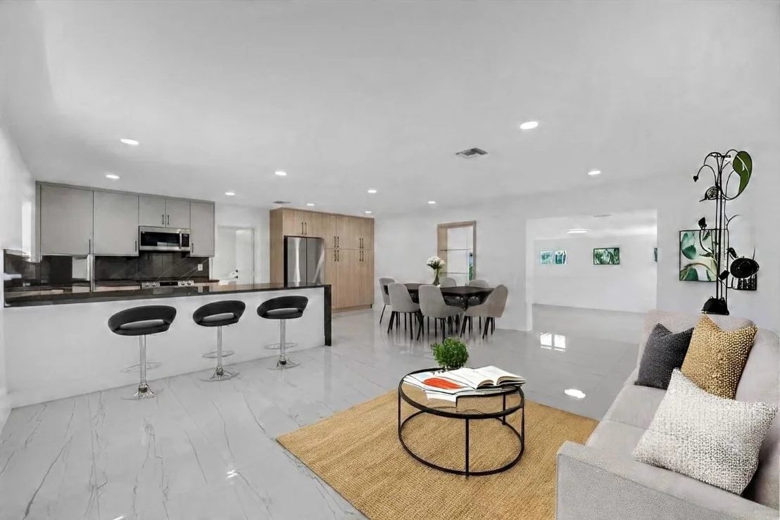 Photo of 121 SE 8th Street