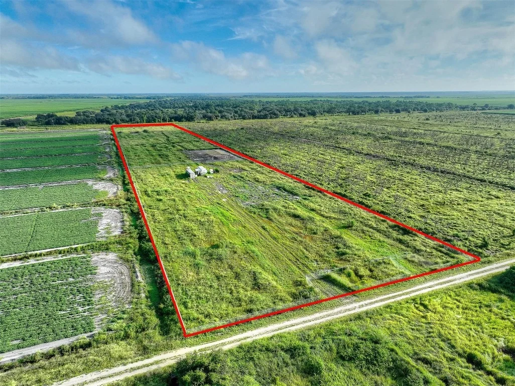 Photo of 7050 6th Road