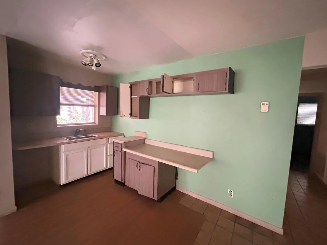 Photo of 2010 NE 33rd Street