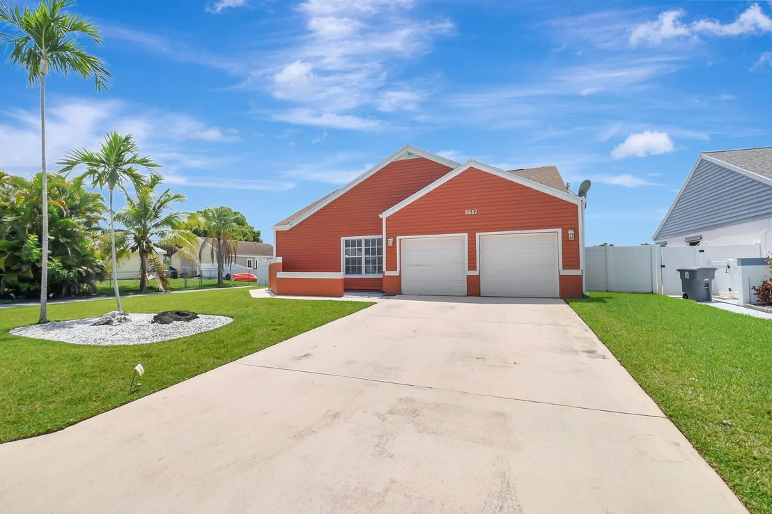 Photo of 8687 Spring Valley Drive