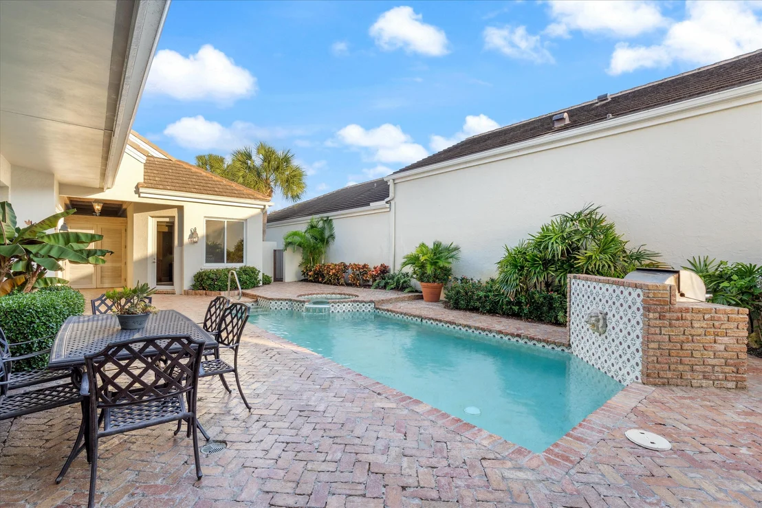 Photo of 602 Oak Harbour Drive