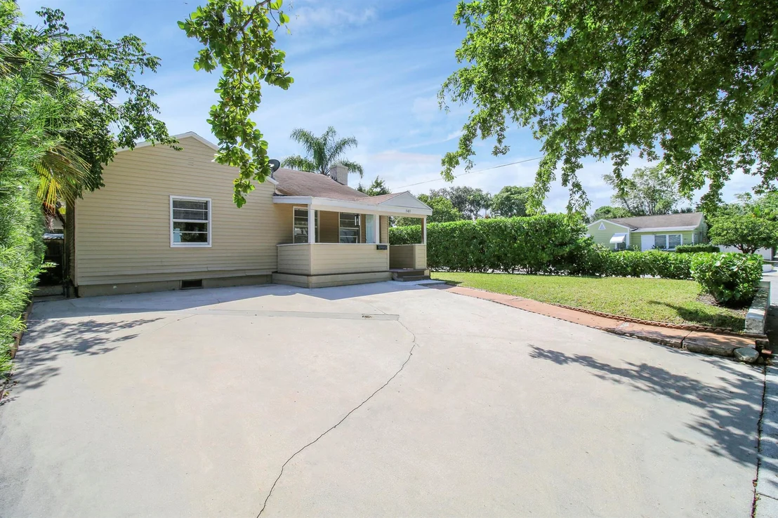 Photo of 848 Upland Road