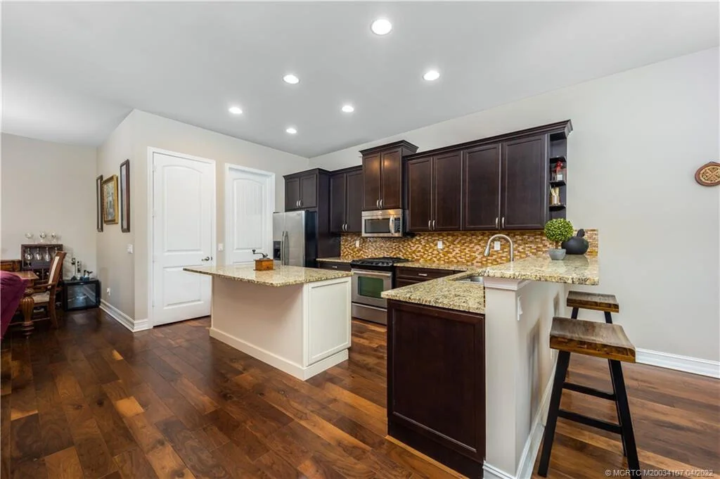 Photo of 2431 NW Hummingbird Circle