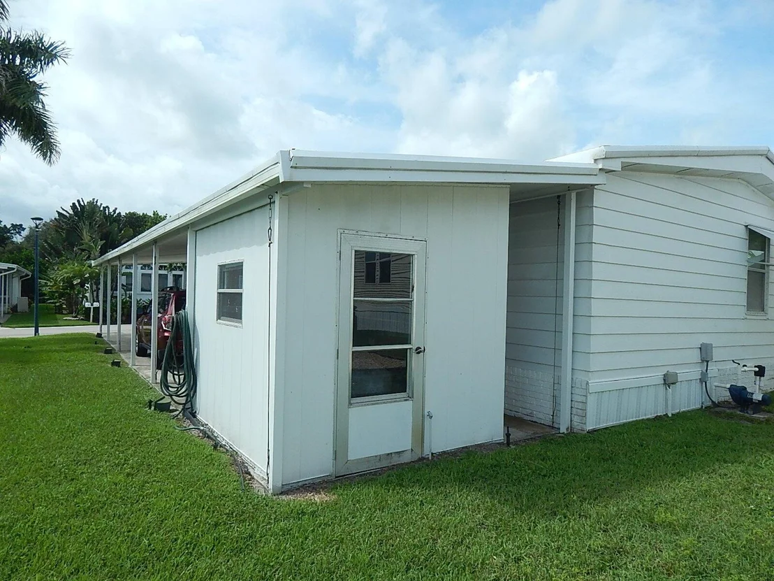 Photo of Unit 31 at 400 N A1a