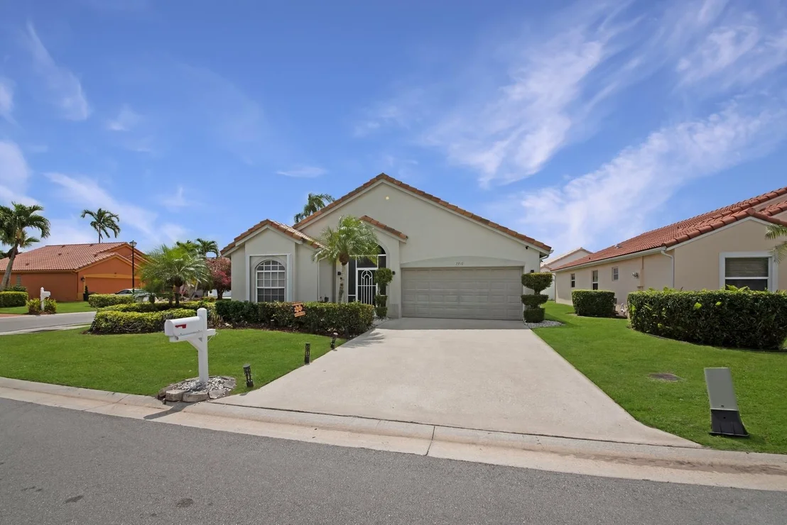 Photo of 7710 N Great Glen Circle