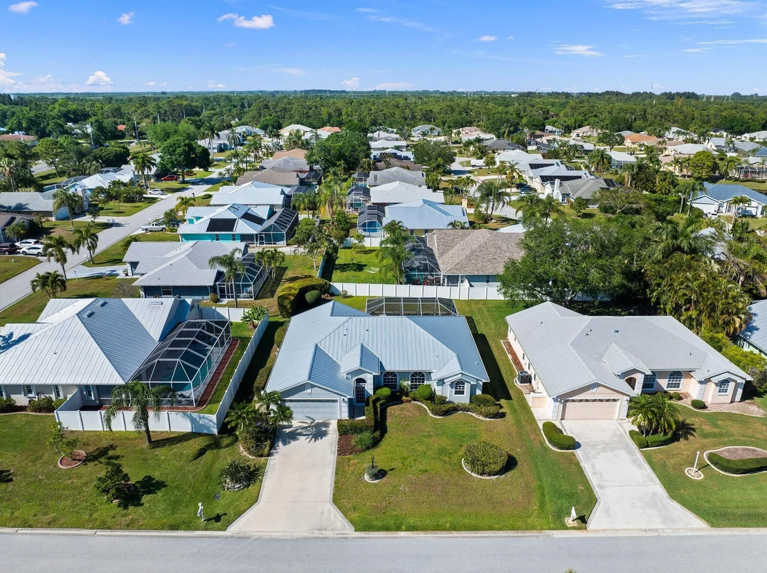Photo of 6875 Bronte Circle