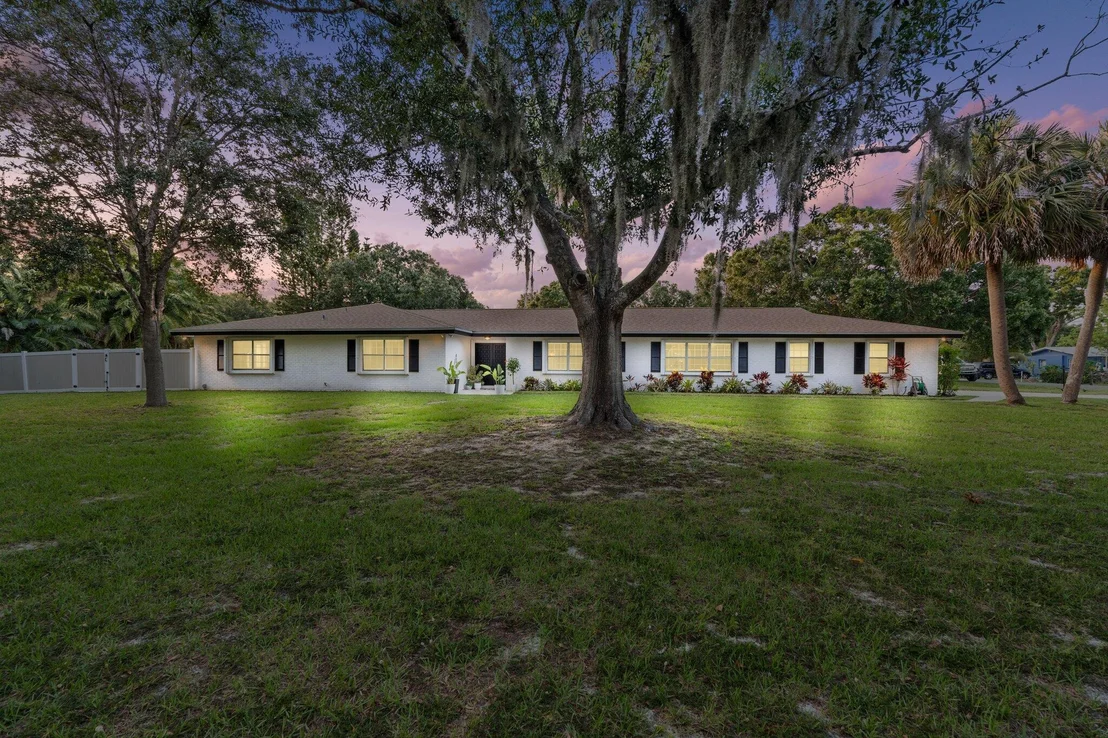 Photo of 2900 Grove Drive
