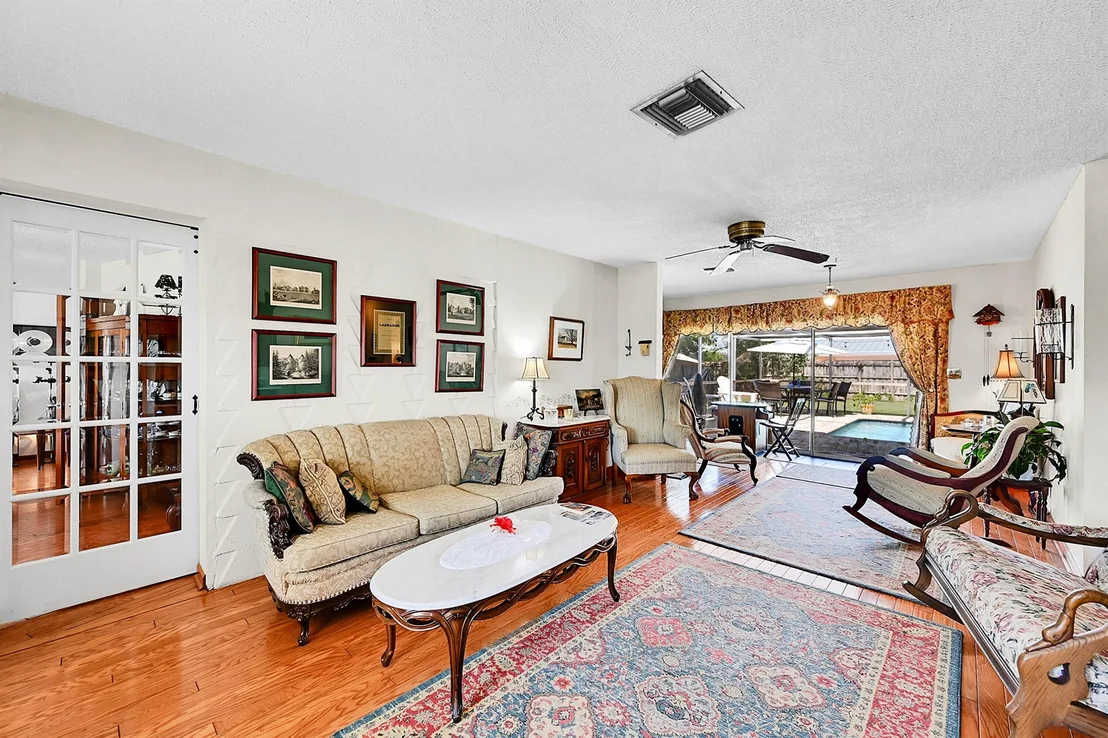 Photo of 1328 SE 3rd Avenue