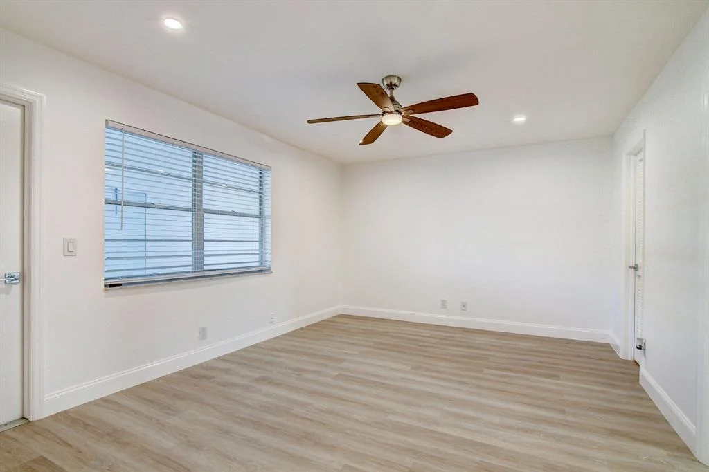 Photo of Unit B at 955 Circle Drive