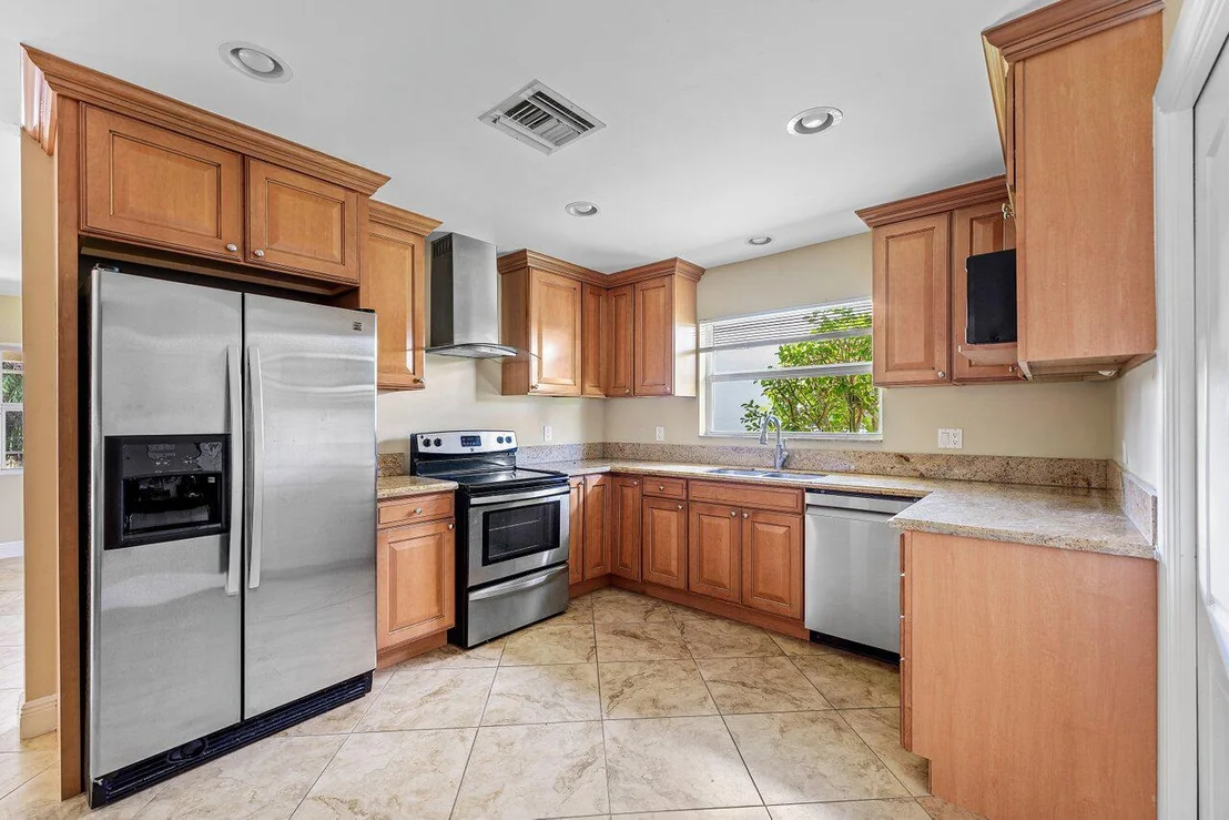Photo of 4572 White Cedar Lane