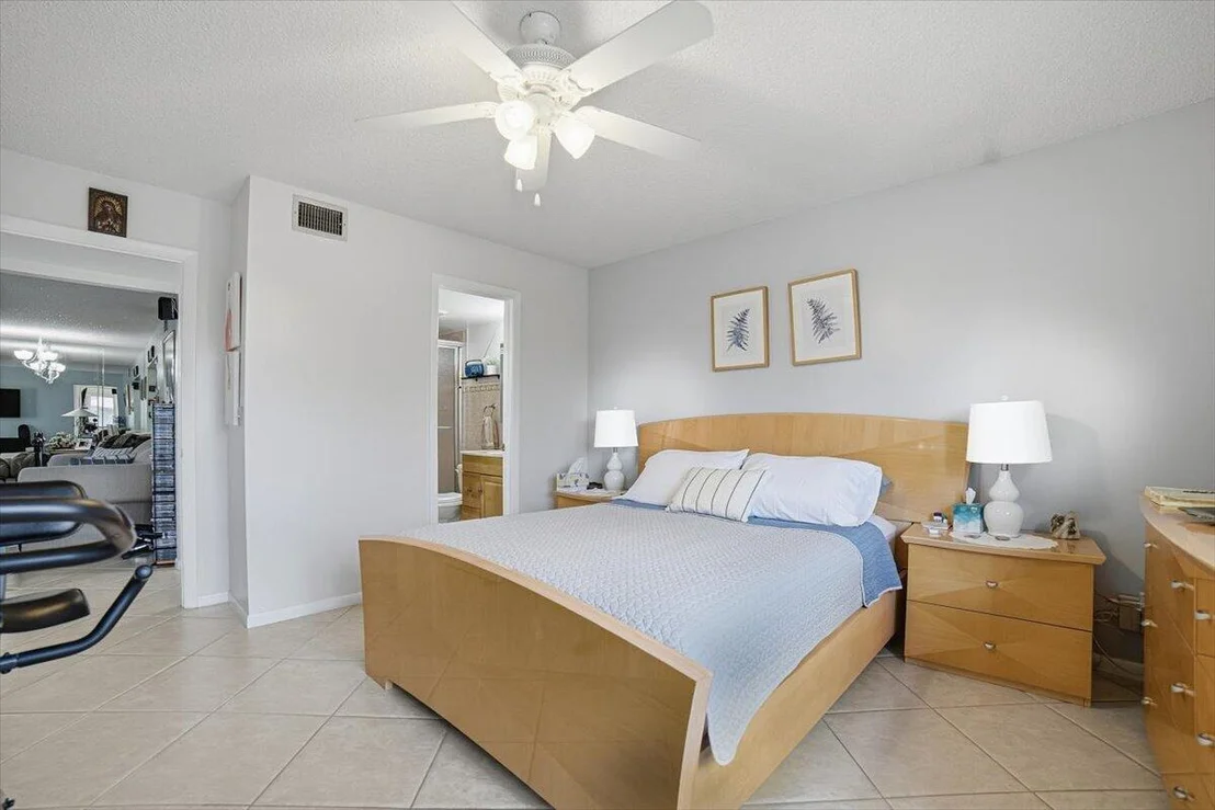 Photo of Unit D2 at 331 KNOTTY PINE Circle