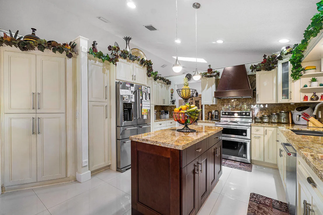Photo of 9711 Sun Pointe Drive