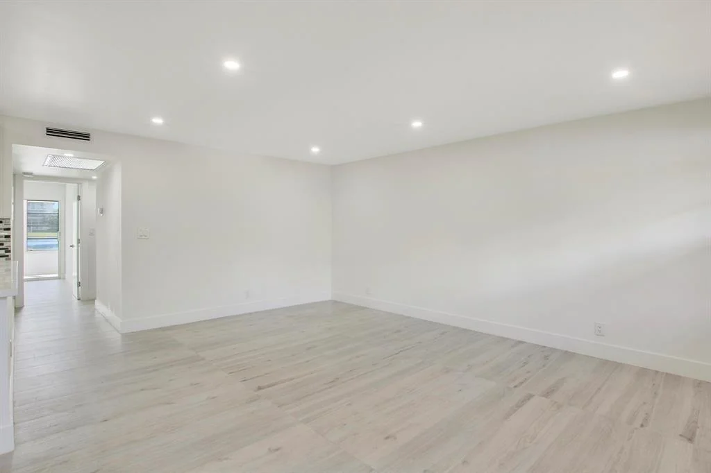 Photo of Unit K1 at 1905 Bermuda Circle