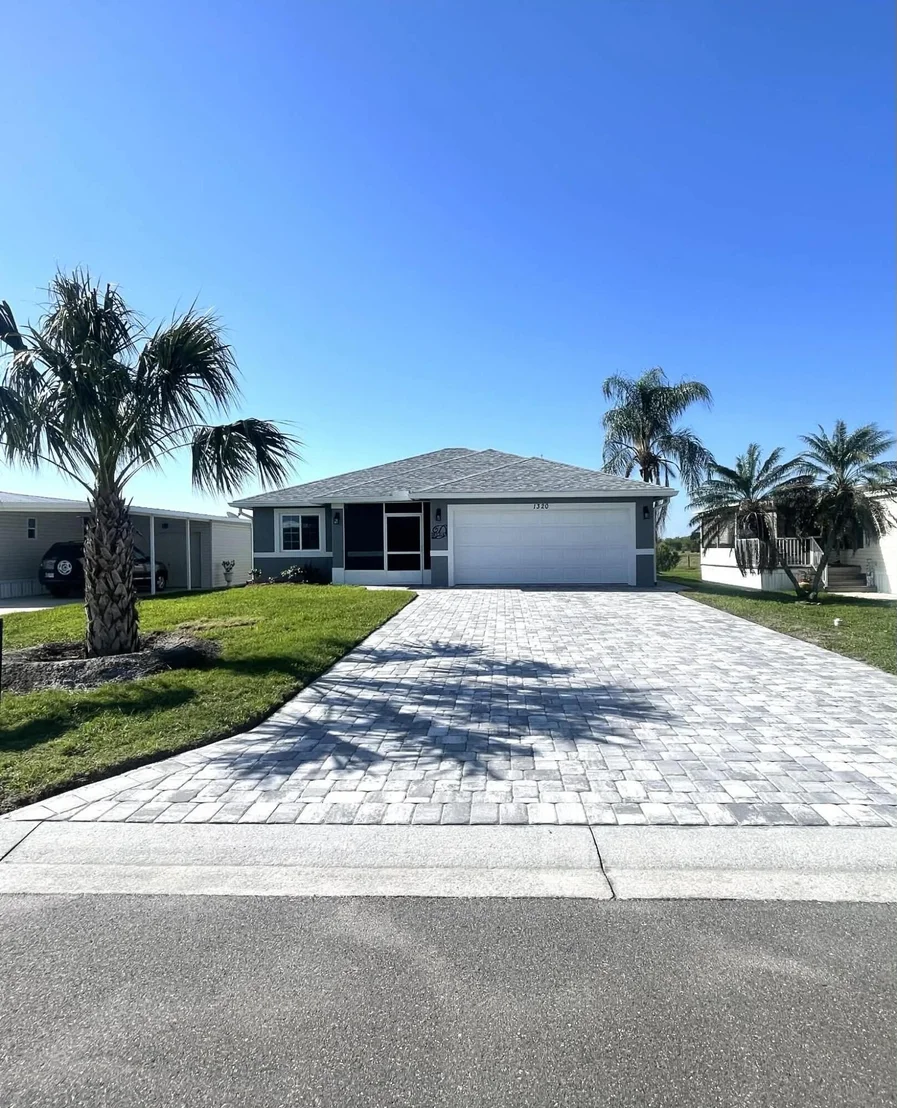 Photo of 1320 SW 44th Boulevard