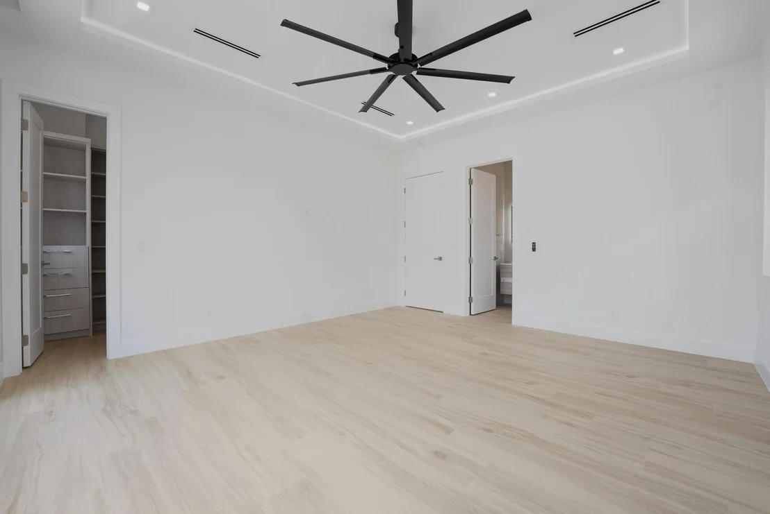 Photo of 948 Banyan Drive