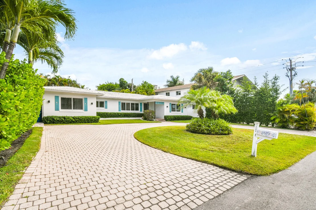 Photo of 1182 Beach Road