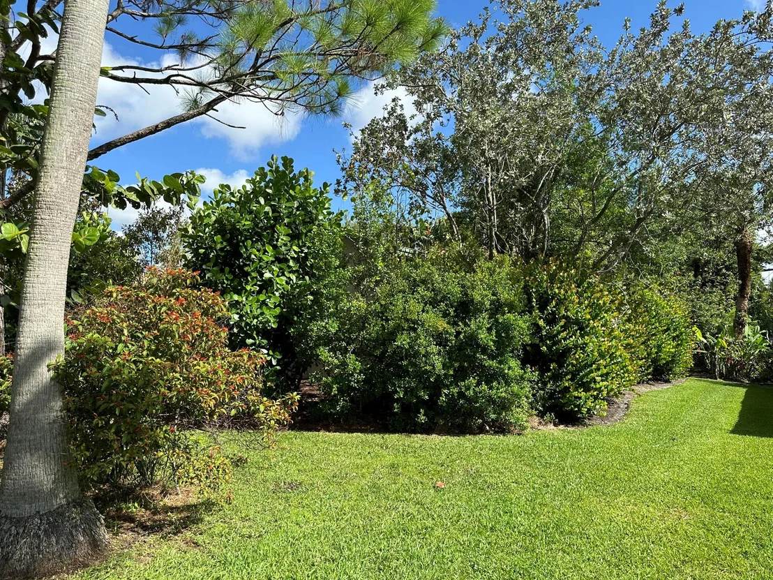 Photo of 44 W Cypress Road