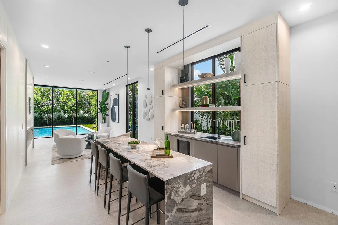 Photo of 810 Palm Trail