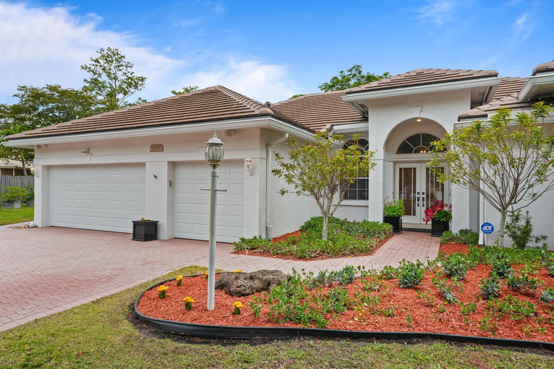 Photo of 16245 Seneca Circle