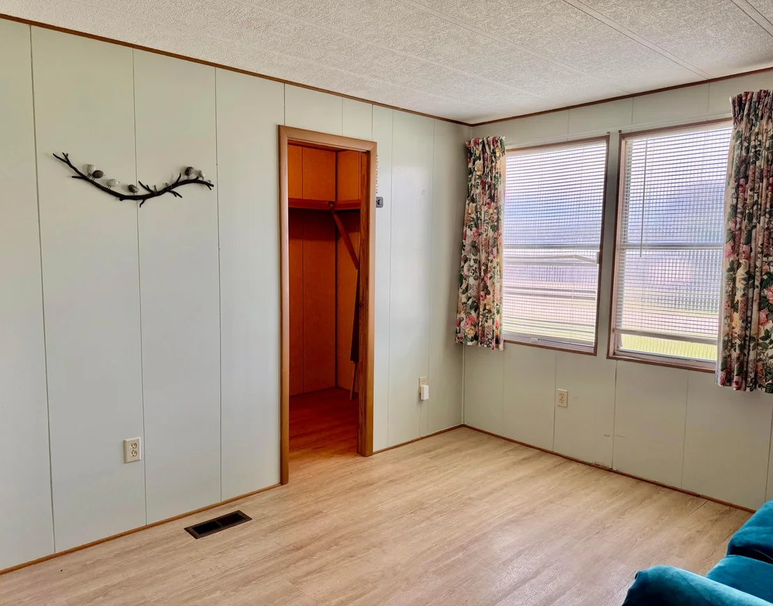 Photo of 2301 SE 33RD Street