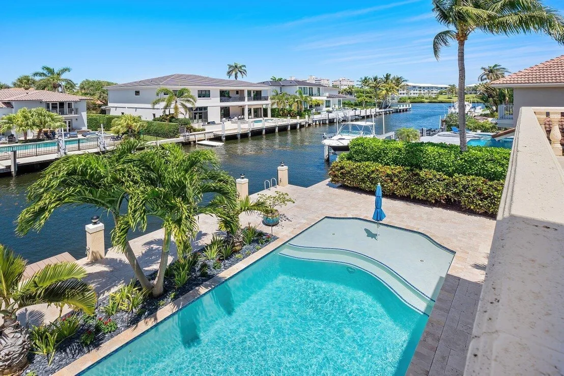 Photo of 953 Banyan Drive