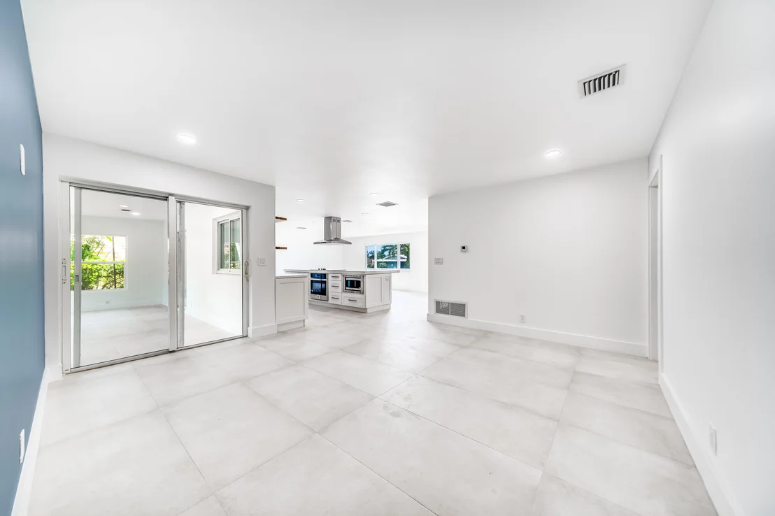 Photo of 4641 NW 5th Lane