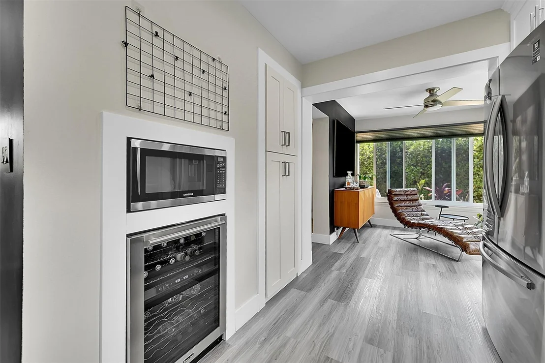 Photo of 931 SE 5th Avenue