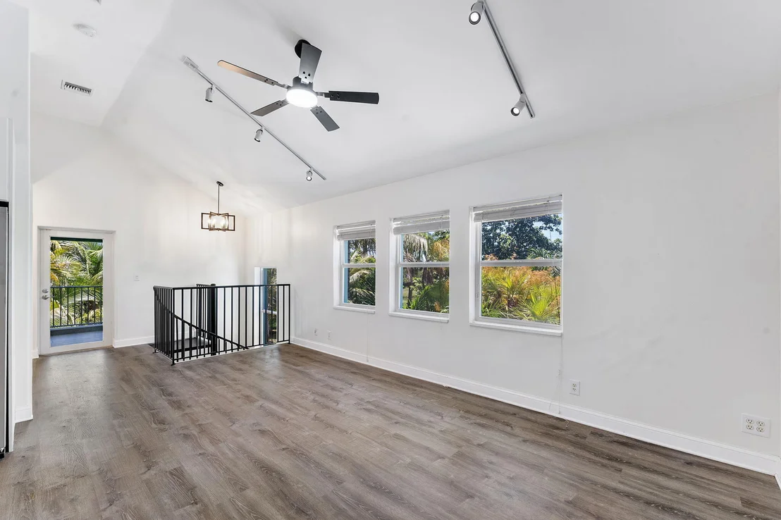 Photo of 7044 Thompson Road