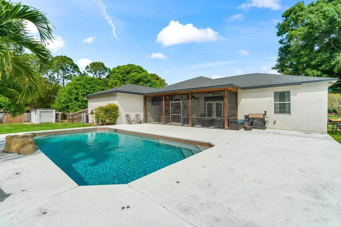 Photo of 18312 Orange Grove Boulevard