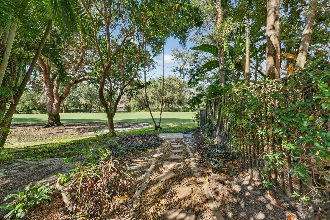 Photo of 7205 MANDARIN Drive