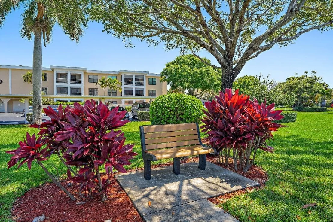 Photo of Unit 203C at 300 N Highway A1a