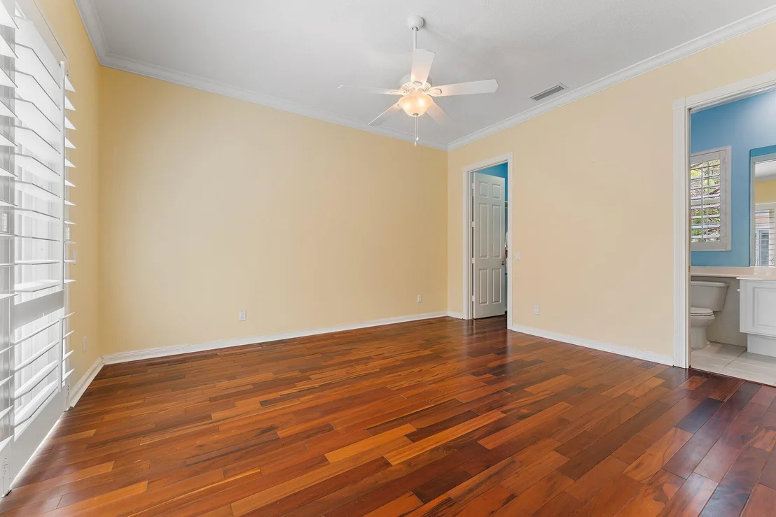 Photo of 215 New Haven Boulevard