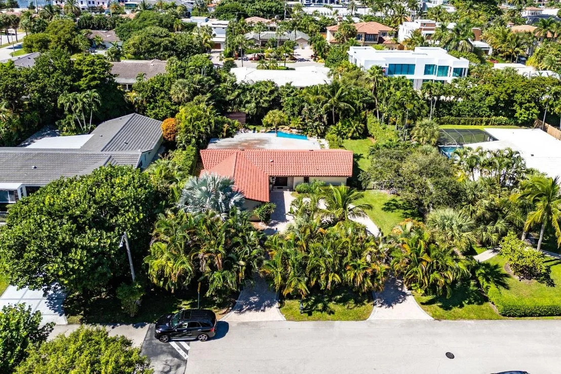 Photo of 2301 Banyan Road