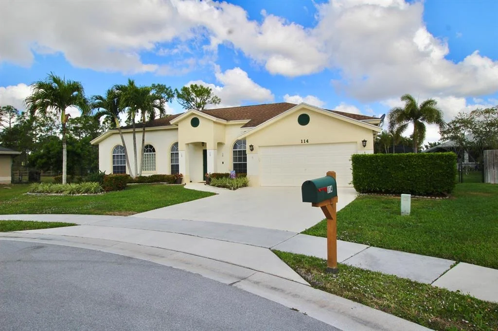 Photo of 114 Laurel Way