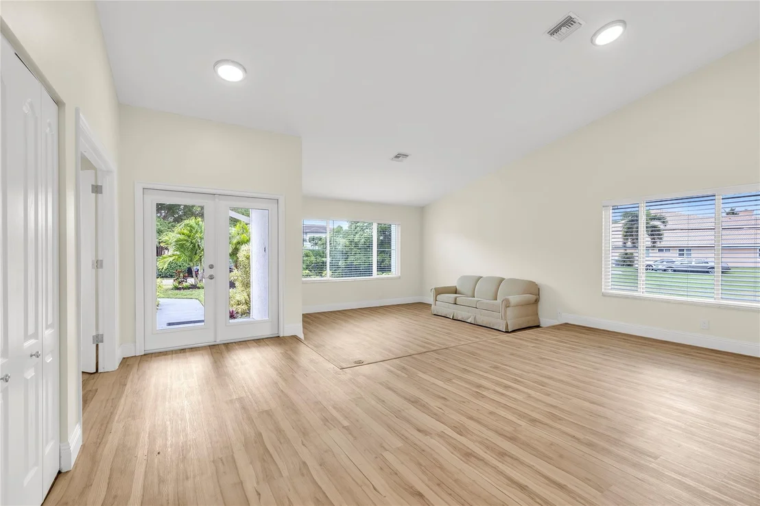 Photo of 8410 Sawpine Road