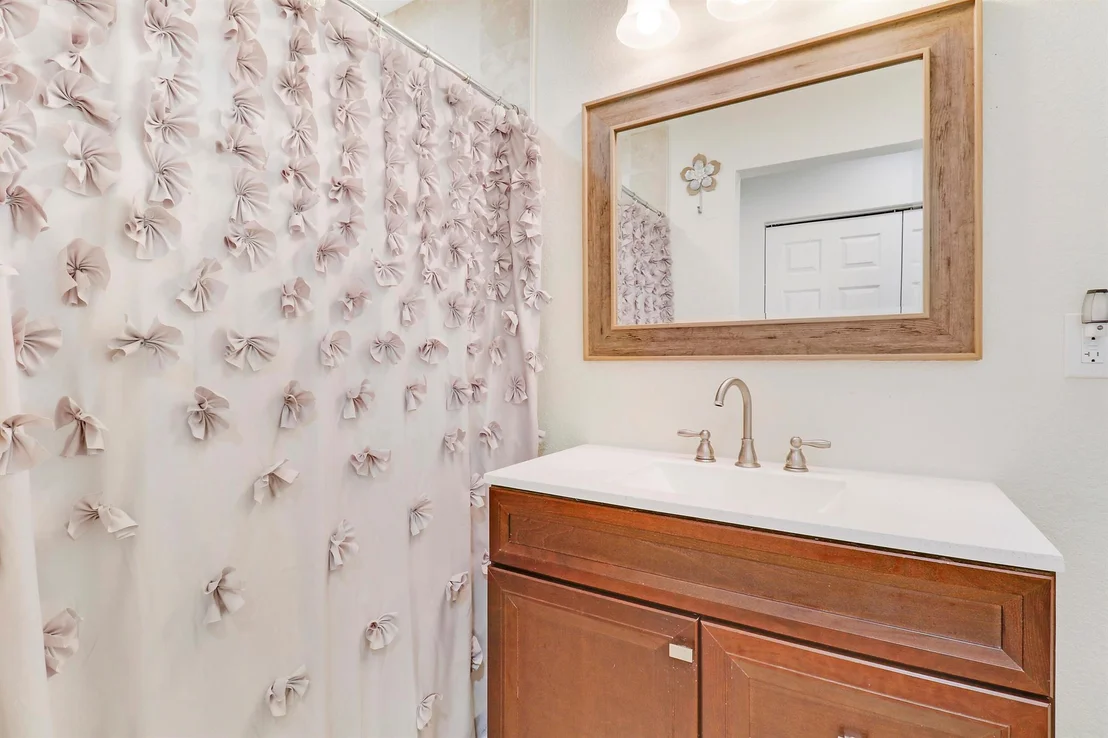 Photo of 2867 Oak Drive
