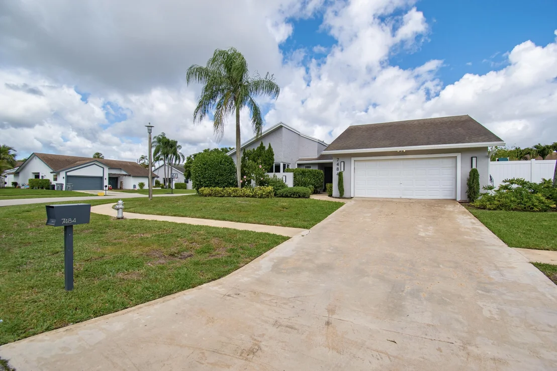 Photo of 7484 Malibu Crescent