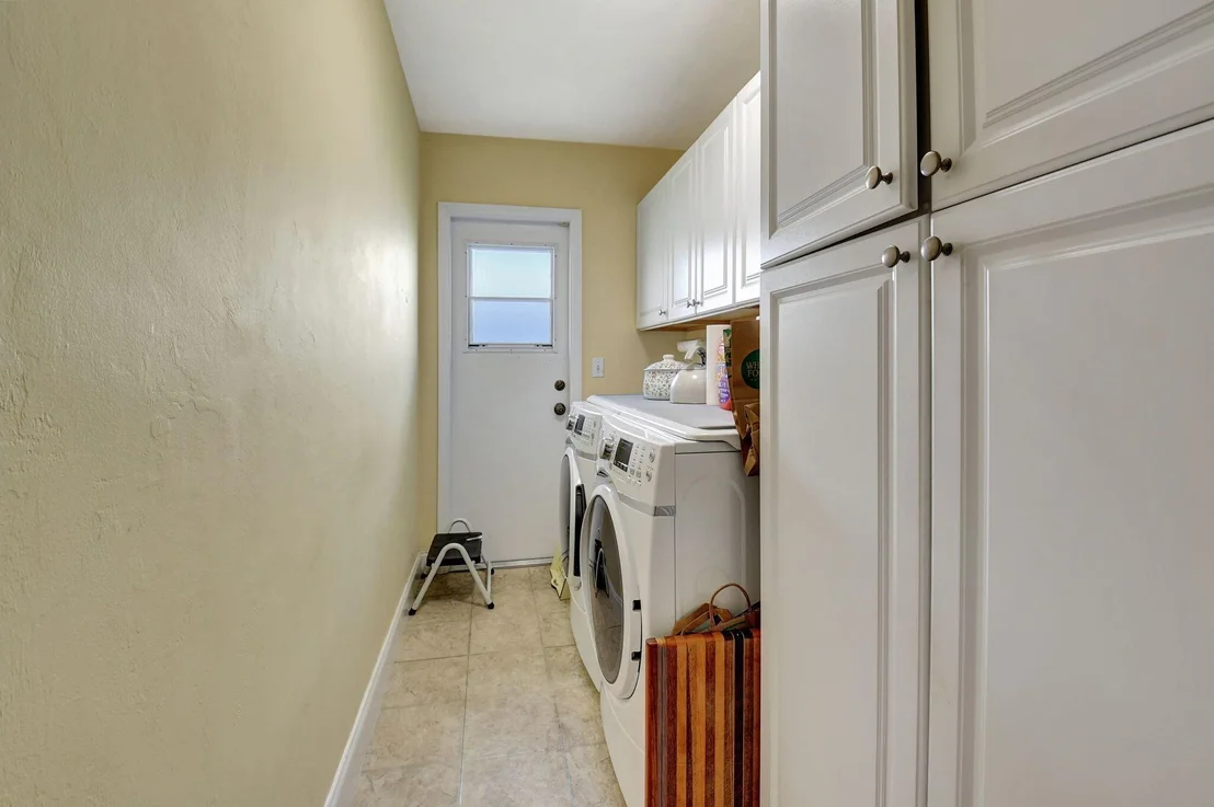 Photo of 3307 Lakeview Drive