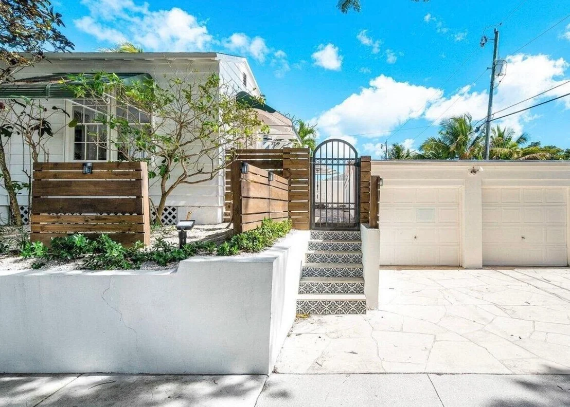 Photo of 744 Sunset Road