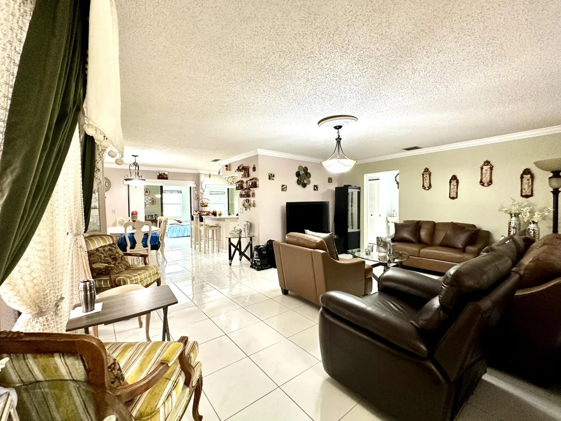 Photo of 5254 Mirror Lakes Boulevard