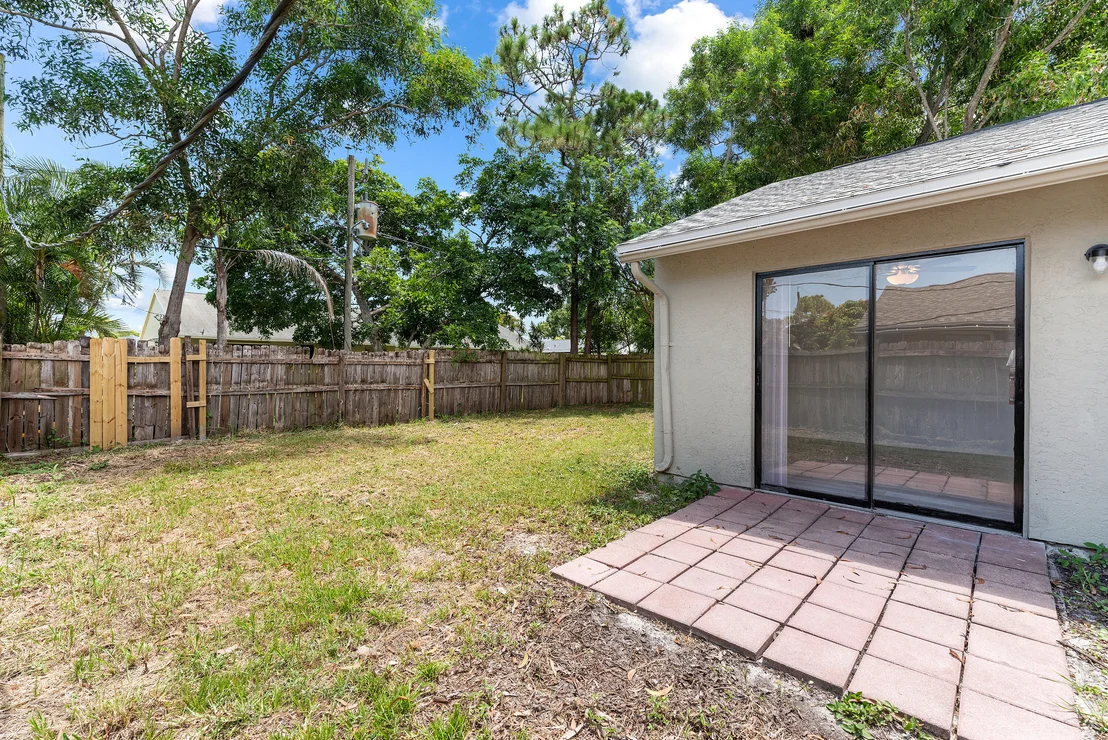 Photo of 5629 SE Collins Avenue