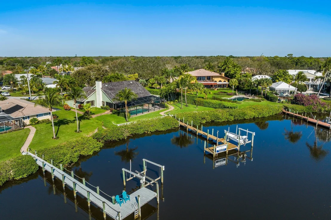 Photo of 41 SE Saddleback Road