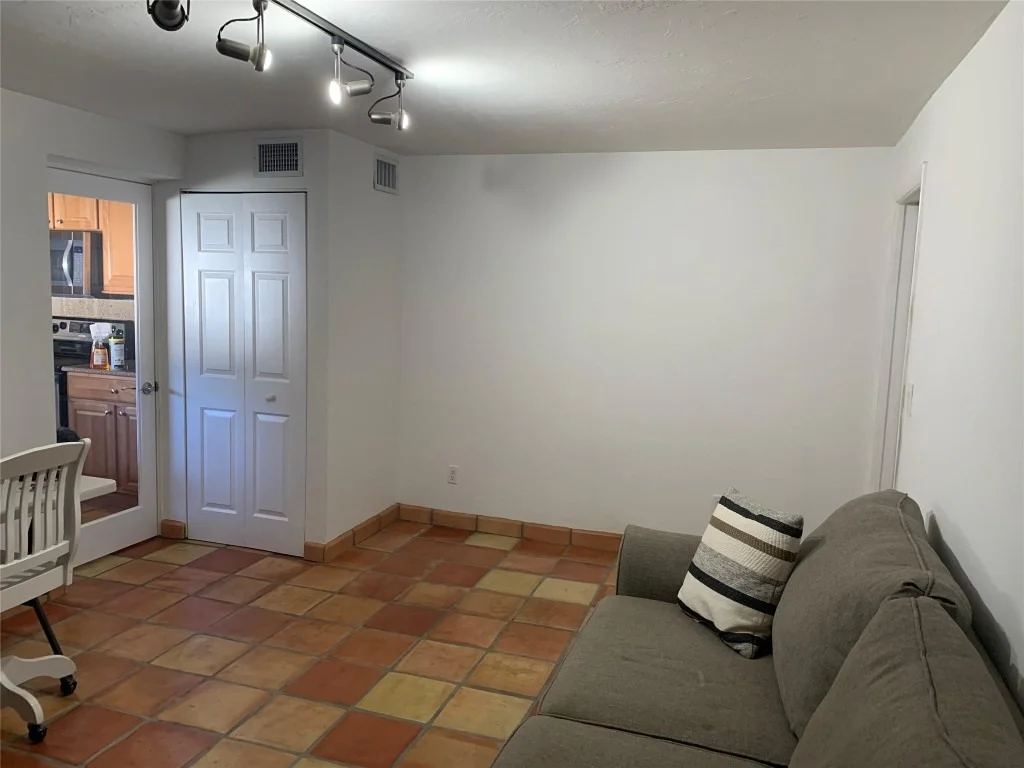 Photo of 1320 SE 4th Avenue