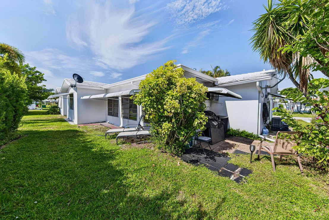 Photo of 2930 NW 1st Drive