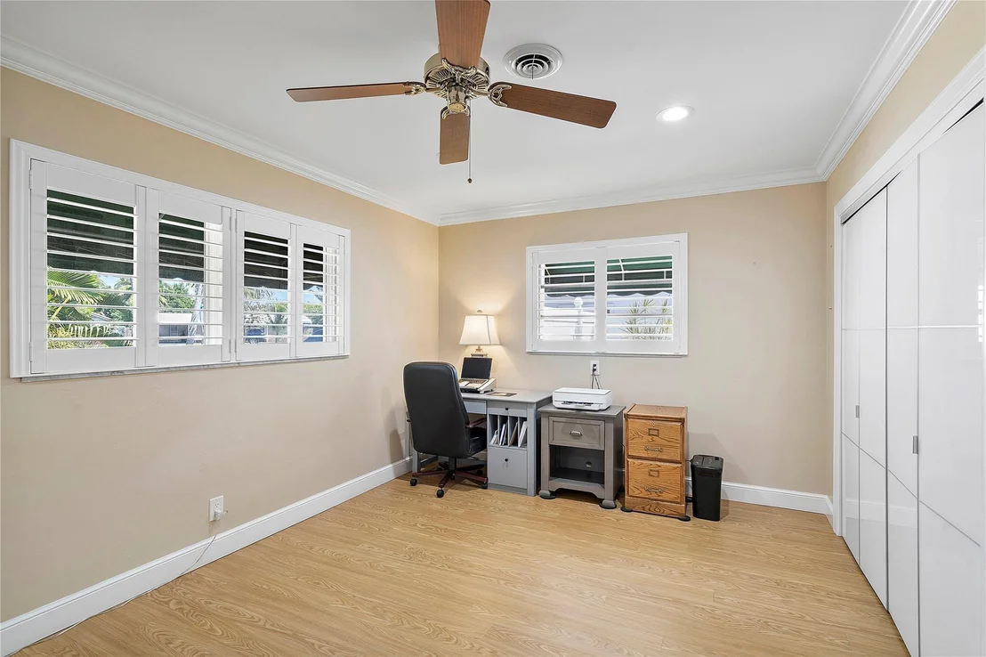 Photo of 601 SE 2nd Terrace