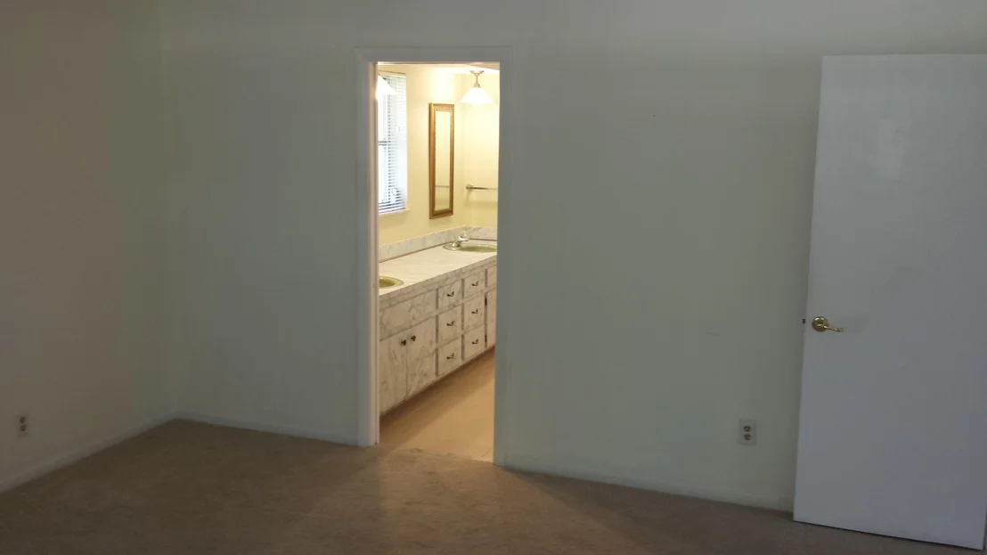 Photo of 381 SE Edgewood Drive