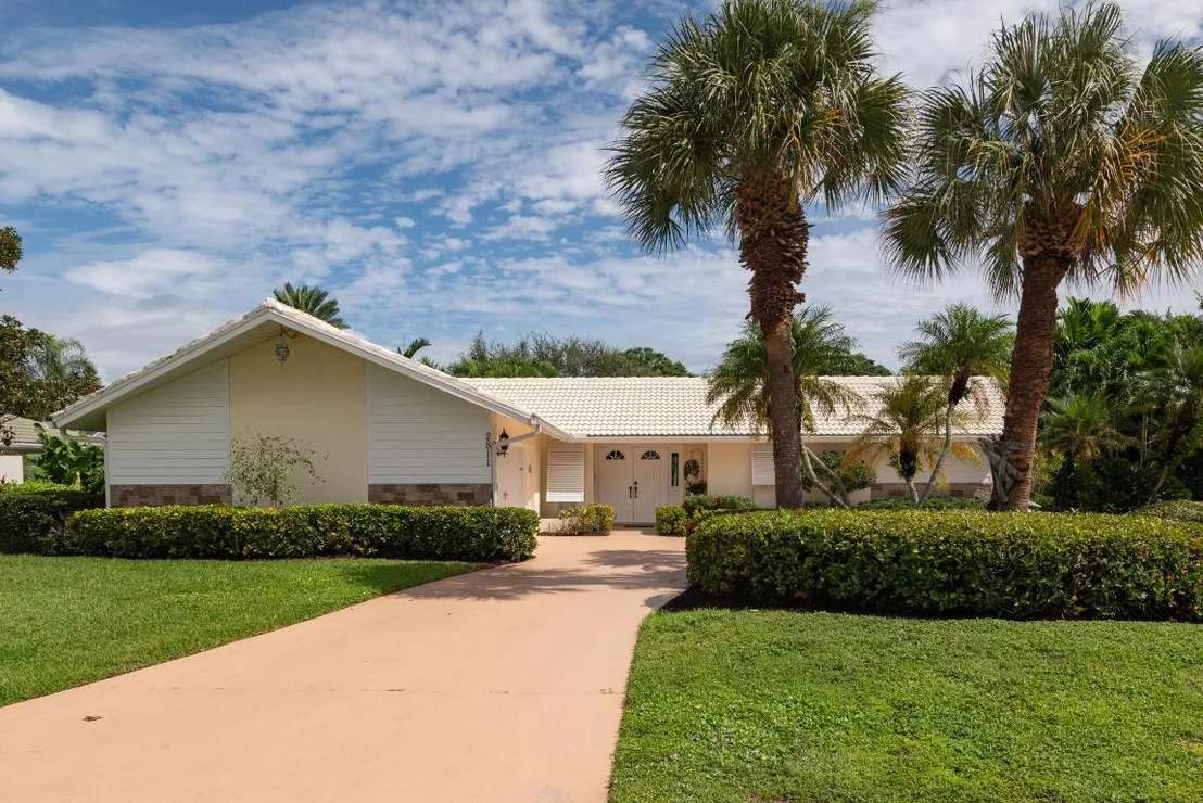 Photo of 2811 SE Fairway W